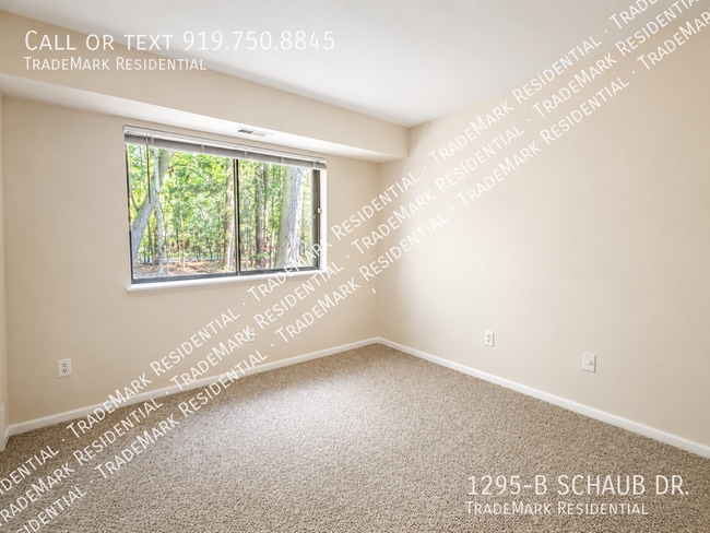 Building Photo - 1295 Schaub Dr