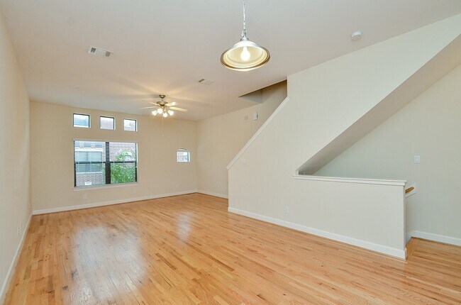 Photo - 11315 S Main St Unit 301