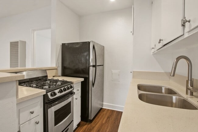 Photo - 519 Hill St Unit 10