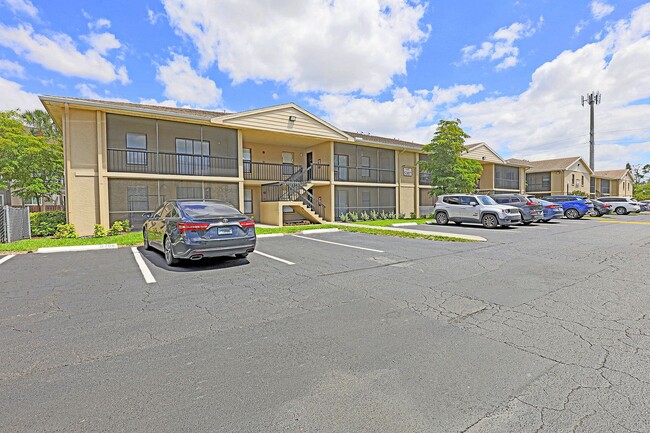 Building Photo - $ 250 OFF SECOND MONTH RENT AVAILABLE NOW GROUND FLOOR!! Unit 5307 Summerlin Road, 702