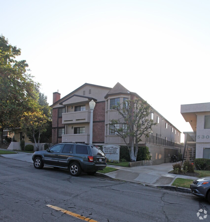 Photo - 534 E Harvard Rd