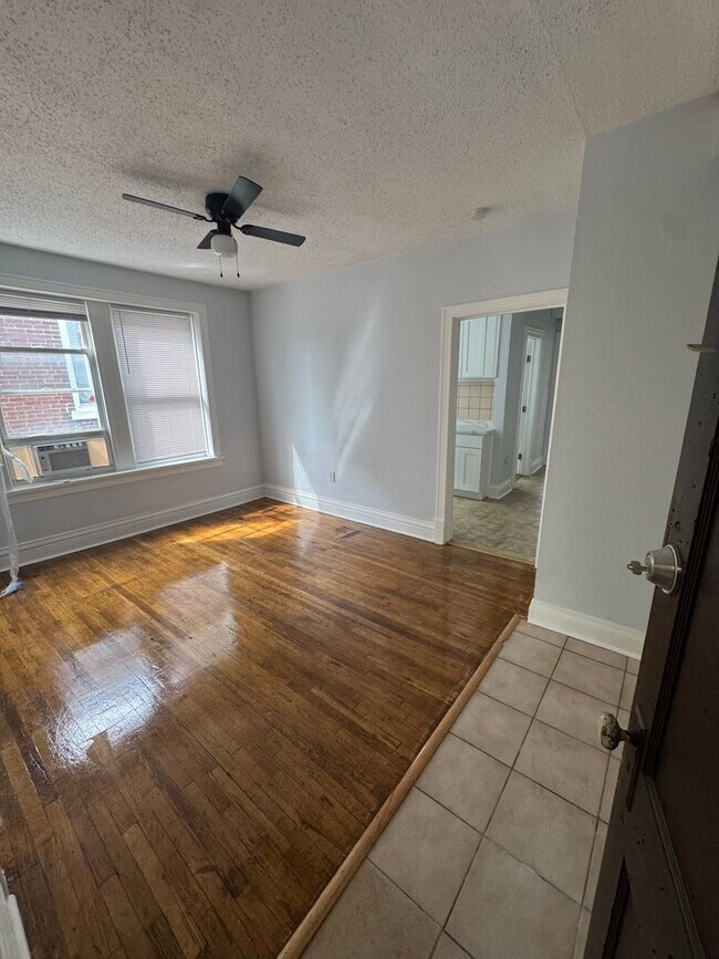 1817 Allen Ave Unit 1817 Allen Ave 2W