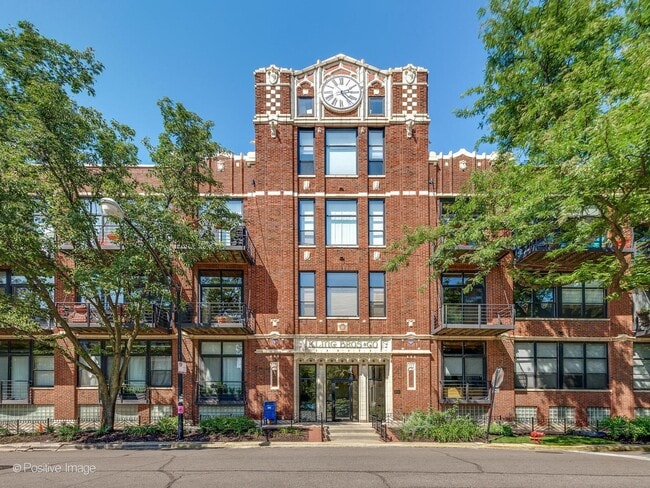 2300 Wabansia - 2300 W Wabansia Ave Unit #115