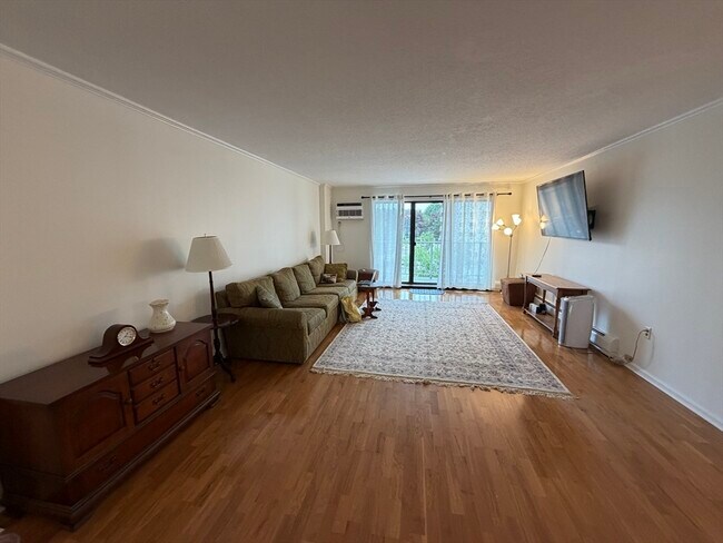 Photo - 131 Coolidge Ave Unit 424