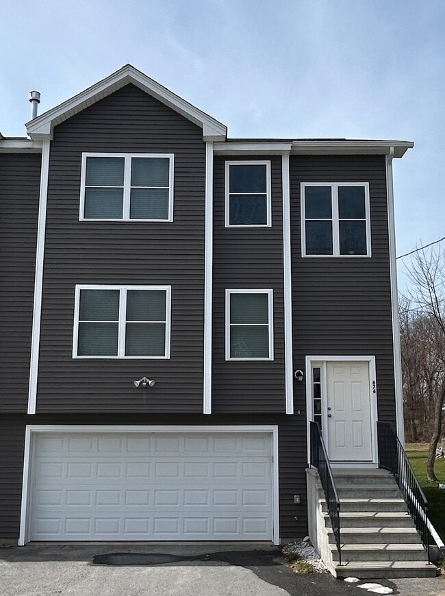 Photo - 676 Burncoat St