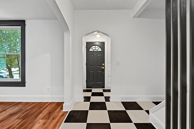 Photo - 3127 33rd Ave S