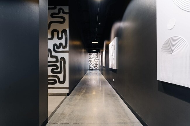 Photo - 2620 W Washington Blvd