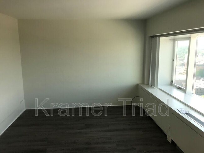 Photo - 555 E William St Unidad #20E
