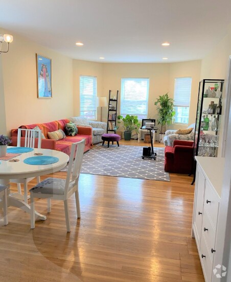Building Photo - 346 Putnam Ave Unit 3 Rental