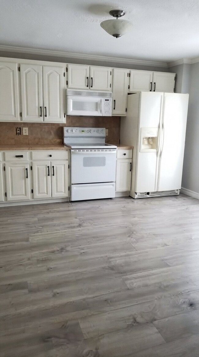 1255 W 1100 N