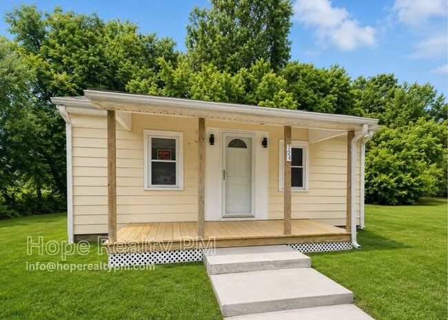 Building Photo - 754 Meade St