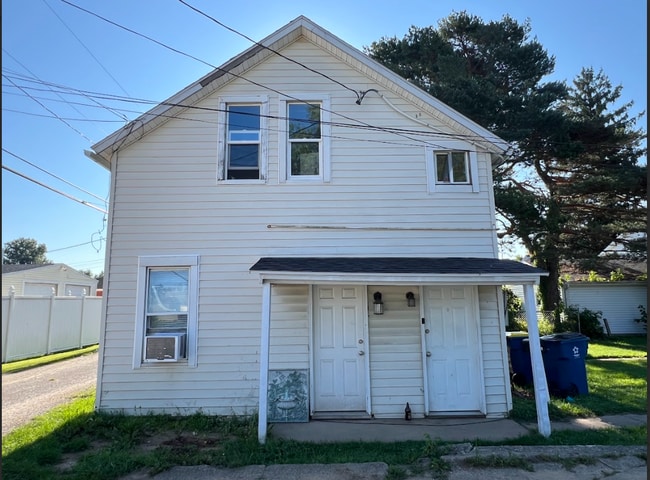 Building Photo - 314 W Battell St Unit 2 Rental