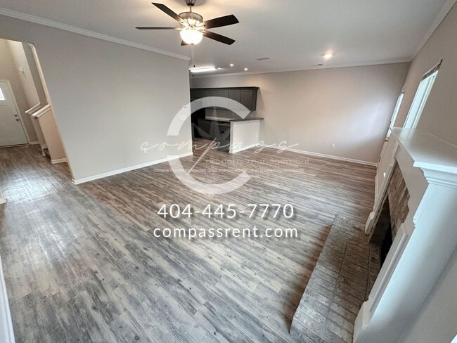 Photo - 218 Lyndon Wy NW