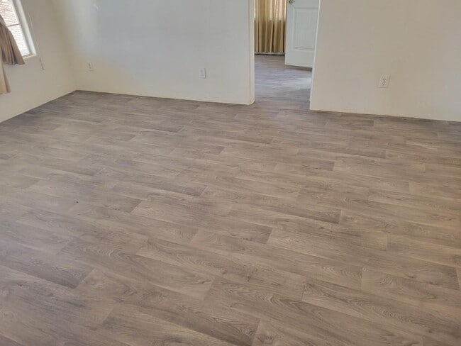 Photo - 3115 N Fairview Ave