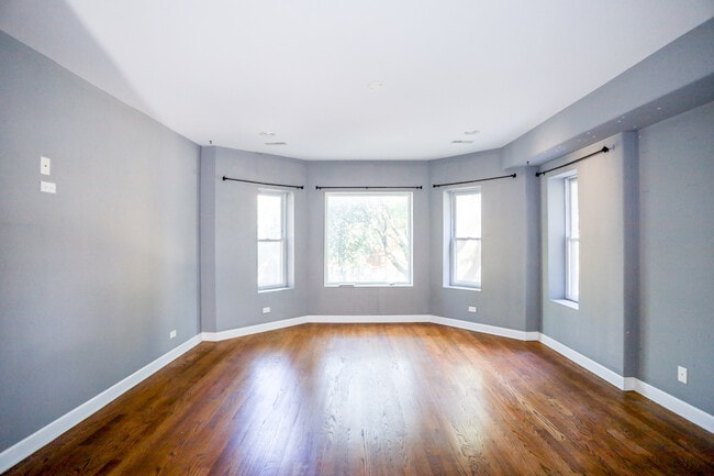 Photo - 2043 W Arthur Ave Unit 2E