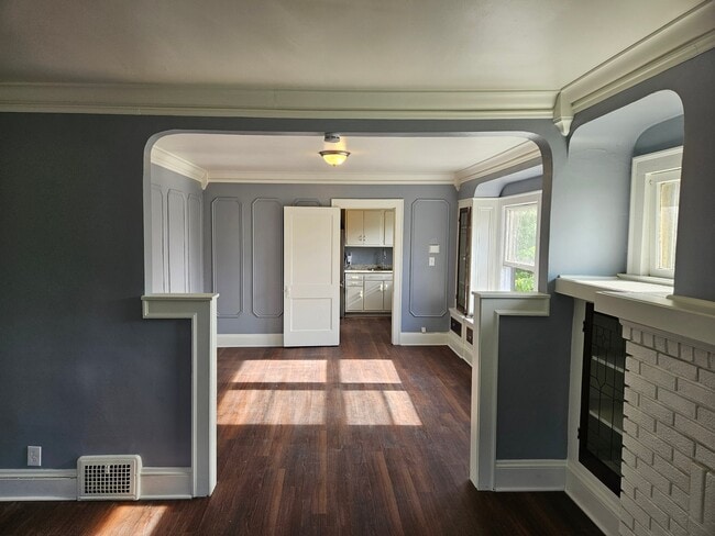 14014 Edgewood Ave Unit Upper Unit  14016