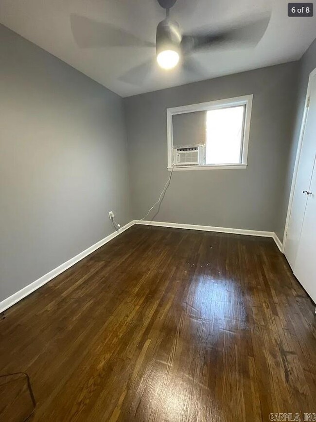 Building Photo - 727 Silver St Rental