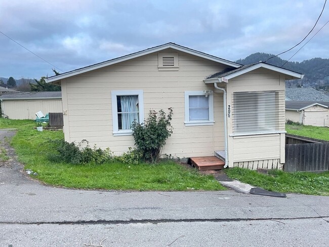 Building Photo - Charming 2 Bedroom, 1 Bathroom Home in Rio Dell, CA