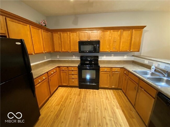 Photo - 5221 Bombay Dr