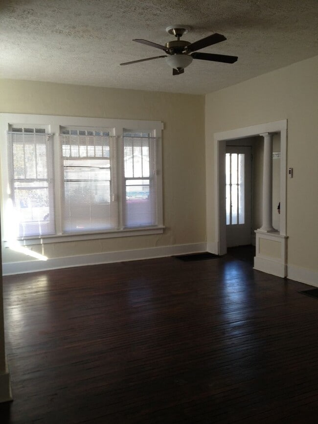 Building Photo - 519-521 N 11th Unit 519 N 11th Street Rental