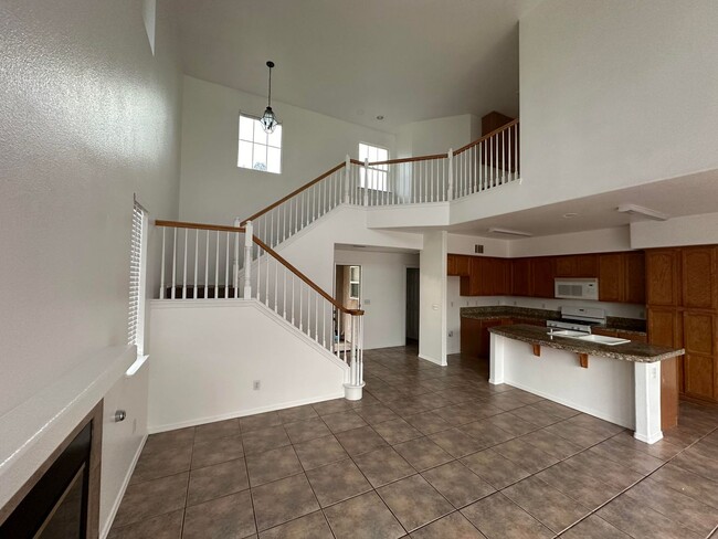 2034 Mariah Dr