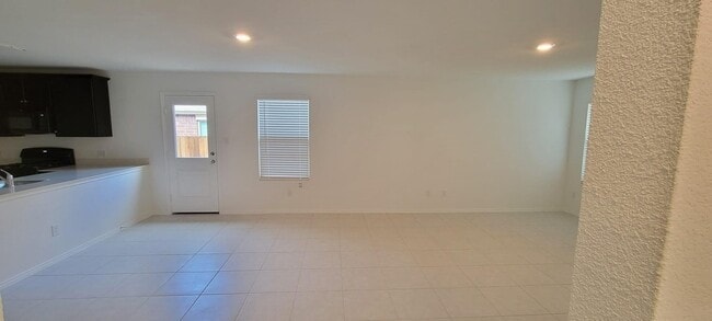 Photo - 3476 Mildren Bnd