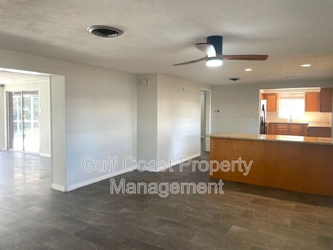 Photo - 7464 Cass Cir