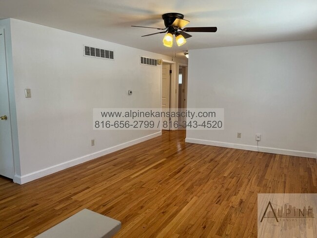Photo - Ranch Home Near Gladstone!