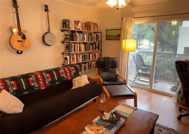 Photo - 1422 Collier St Unidad 206