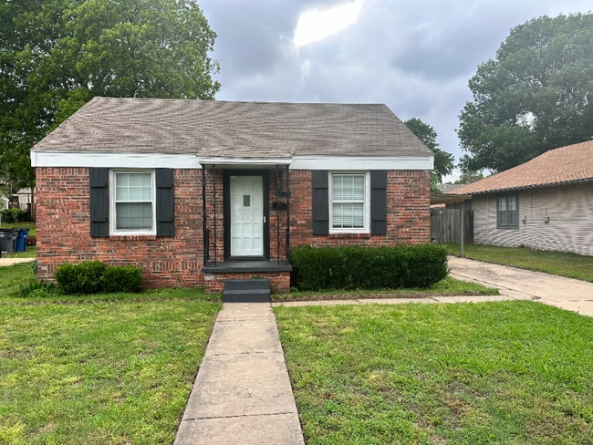 Building Photo - 1338 S Pittsburg Ave