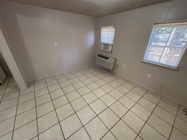 Photo - Cozy 1-Bedroom Home in Convenient Tallahassee Location