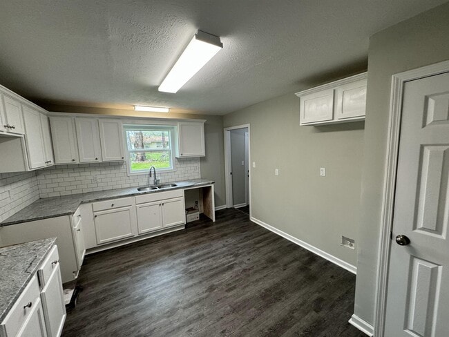 Photo - 742 Montclair Pl