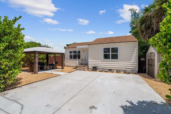 Photo - 735 Franklin Rd