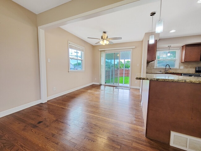 Photo - 1903 18th Ave