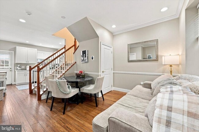 Photo - 970 N Lawrence St