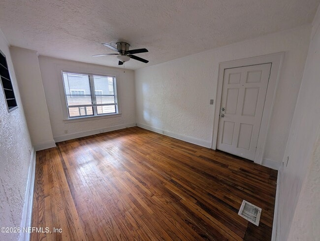 Photo - 2701 Myra St