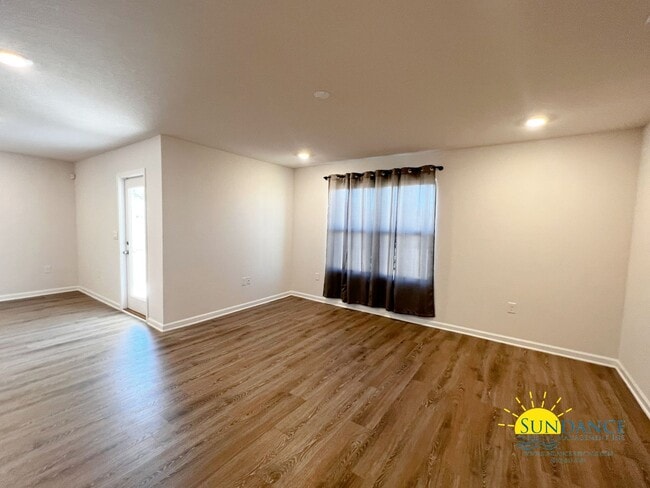 Photo - Gorgeous 4 bedroom home in Timberland Ridge of Crestview!