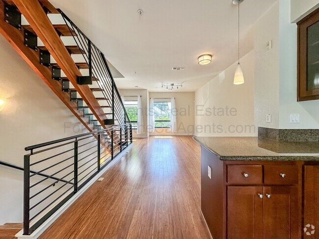 Building Photo - 1209 Wood St Rental