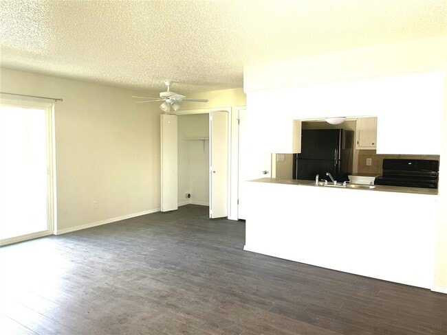 1407 Glen Oaks Ct Unit 2