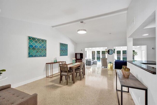 Photo - 2616 NE 27th Way