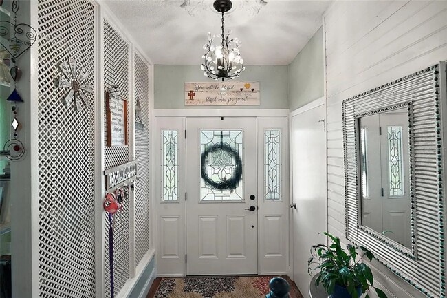 Photo - BEAUTIFUL 4BED 2BATH HOME WITH DETACHED OF...