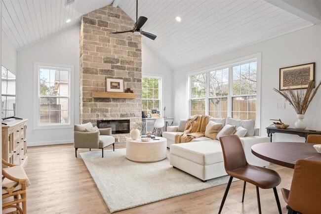 Photo - 22 Creekside Dr