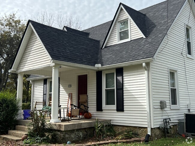 Building Photo - Adorable 3 bed/1bth. Excellent location! Rental