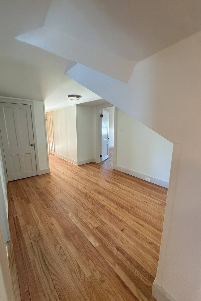 Photo - 107 Caroline St