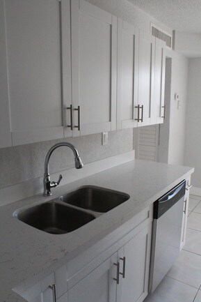 Photo - 580 North Miami Apartments