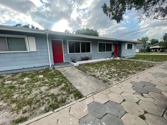 Building Photo - 716 21st St N Unit 716