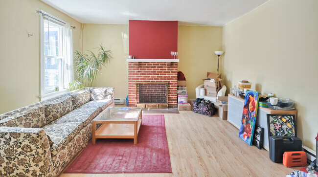 Building Photo - 25 S Jefferson St Unit Apt. 1