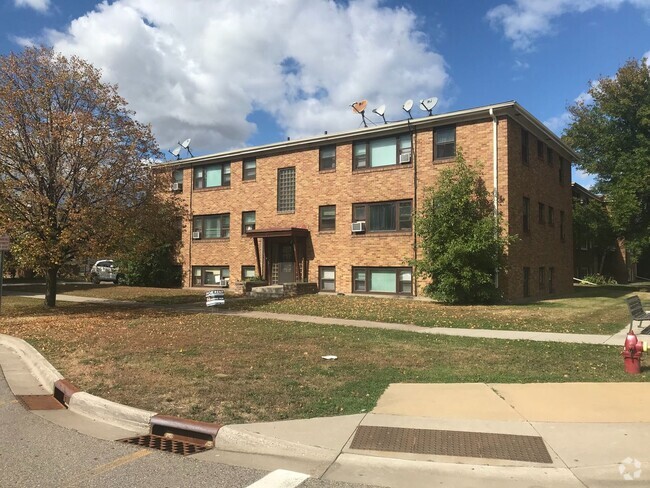 Building Photo - Upper level 1 bedroom available in West St... Unit 203 Rental