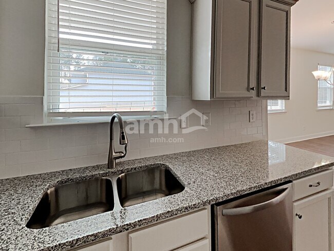 Photo - 600 Lk Vis Ct