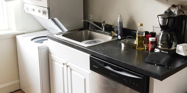 Building Photo - 4208 N Clark St Unit 4218-1